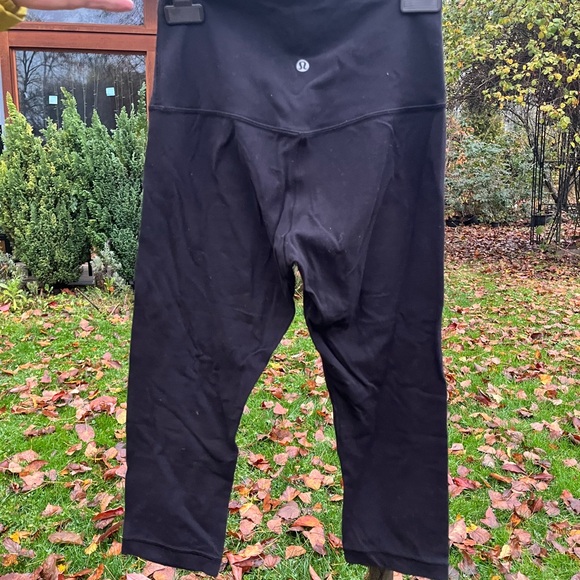 Lululemon Black Cropped Leggings - Picture 2 of 3